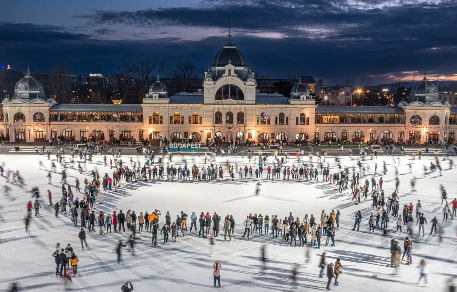 Pista de hielo del Parque de la Ciudad en Budapest